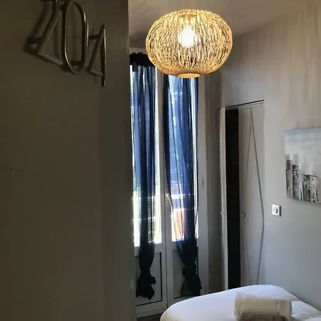 Отель La Calanque 2*